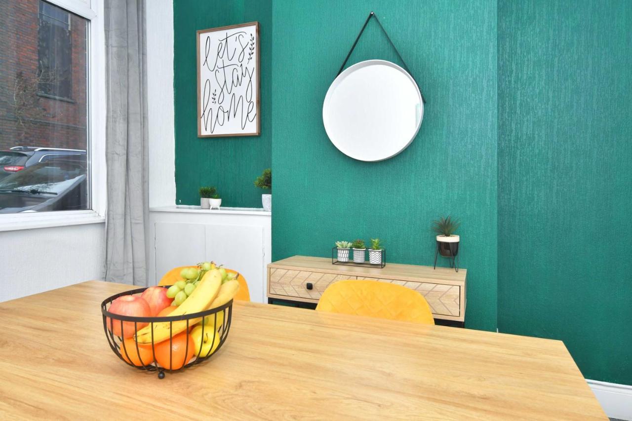 The Yellow Door By Avenew Management Serviced Apartment Stoke-on-Trent