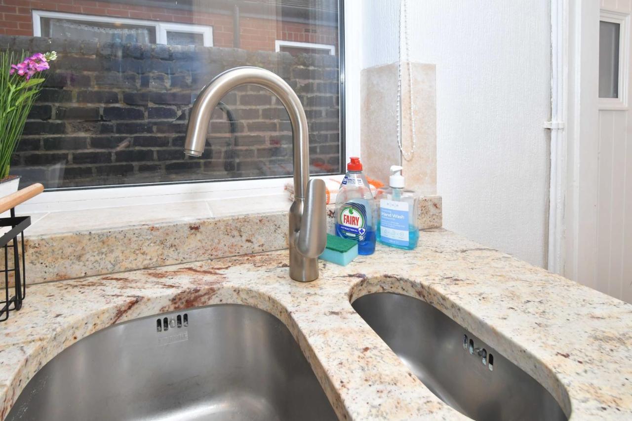 Apartment The Yellow Door By Avenew Management Serviced *