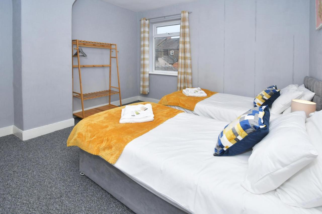 Apartment The Yellow Door By Avenew Management Serviced