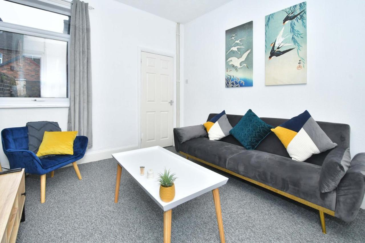 Apartment The Yellow Door By Avenew Management Serviced *