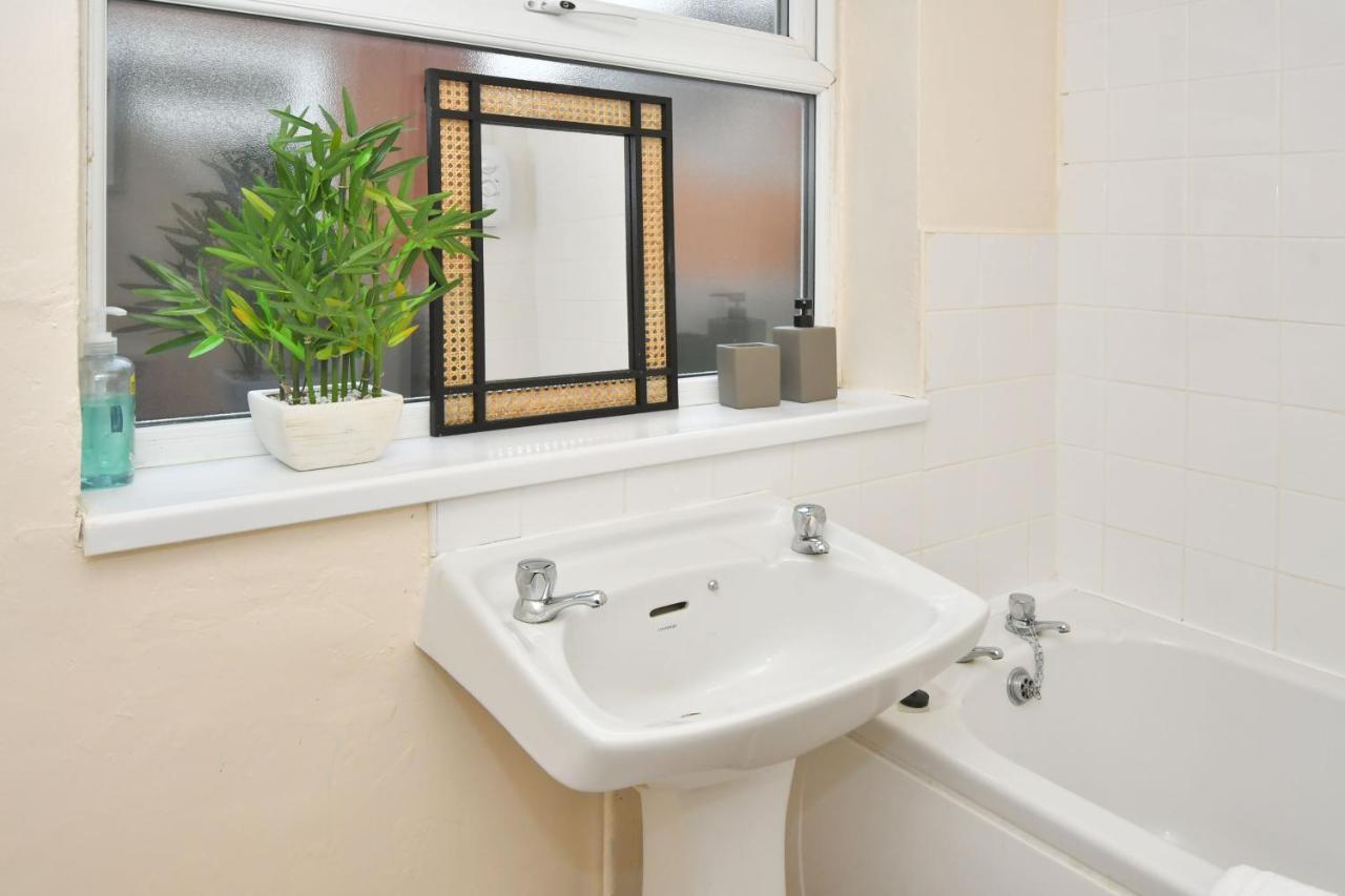 The Yellow Door By Avenew Management Serviced Apartment