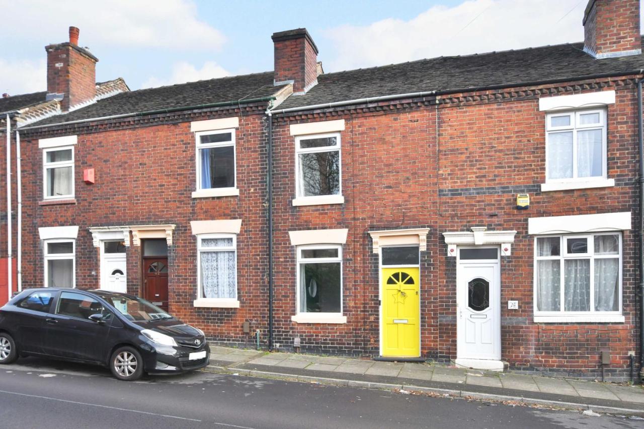 Apartment The Yellow Door By Avenew Management Serviced
