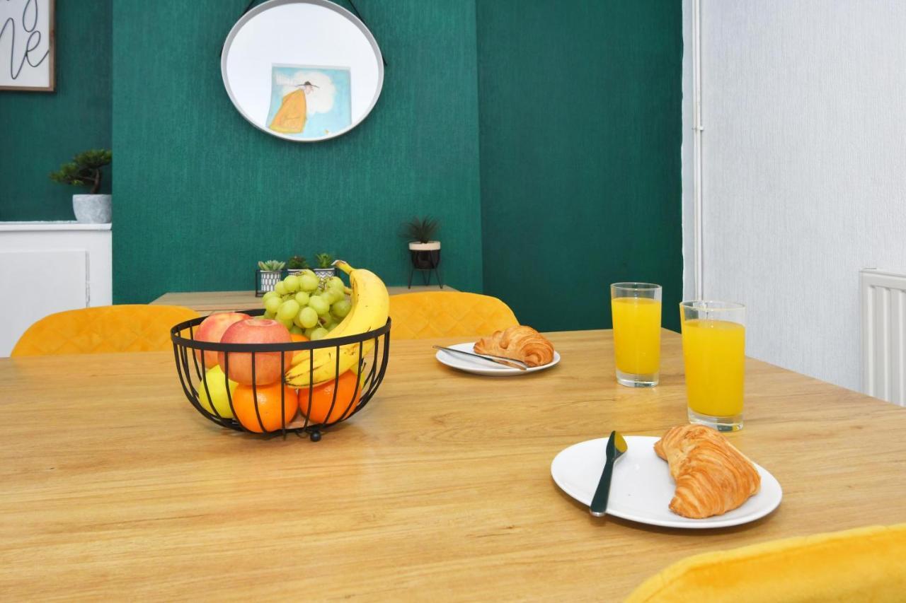 The Yellow Door By Avenew Management Serviced *
