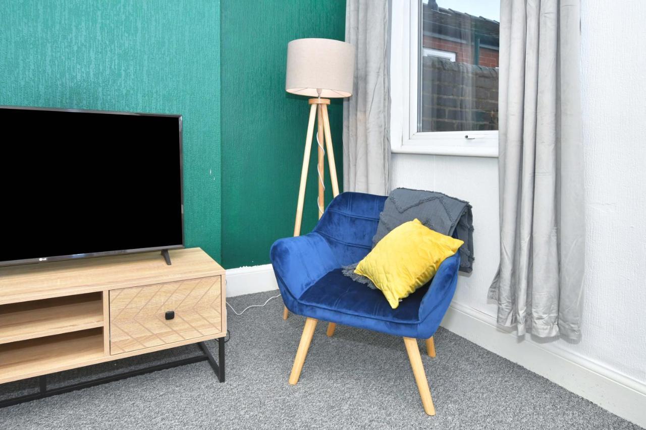 Apartment The Yellow Door By Avenew Management Serviced *